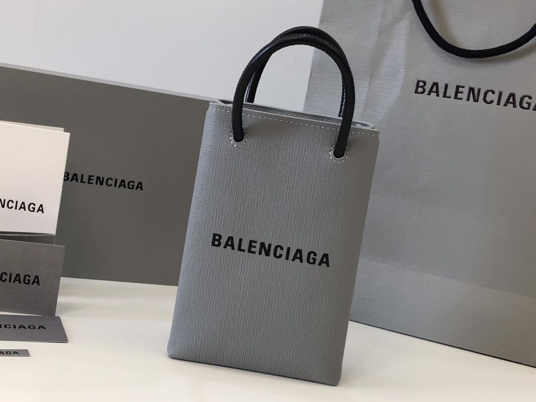 Ba1en*iaga shoulder bag