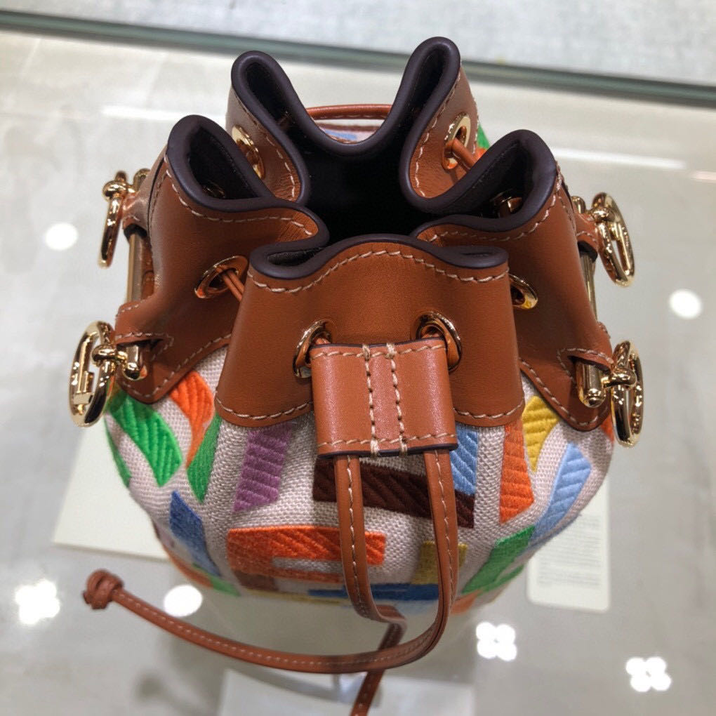 F**di Bucket bag 001