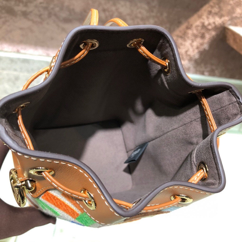 F**di Bucket bag 001
