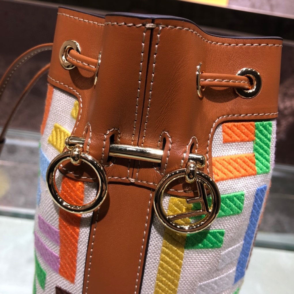 F**di Bucket bag 001