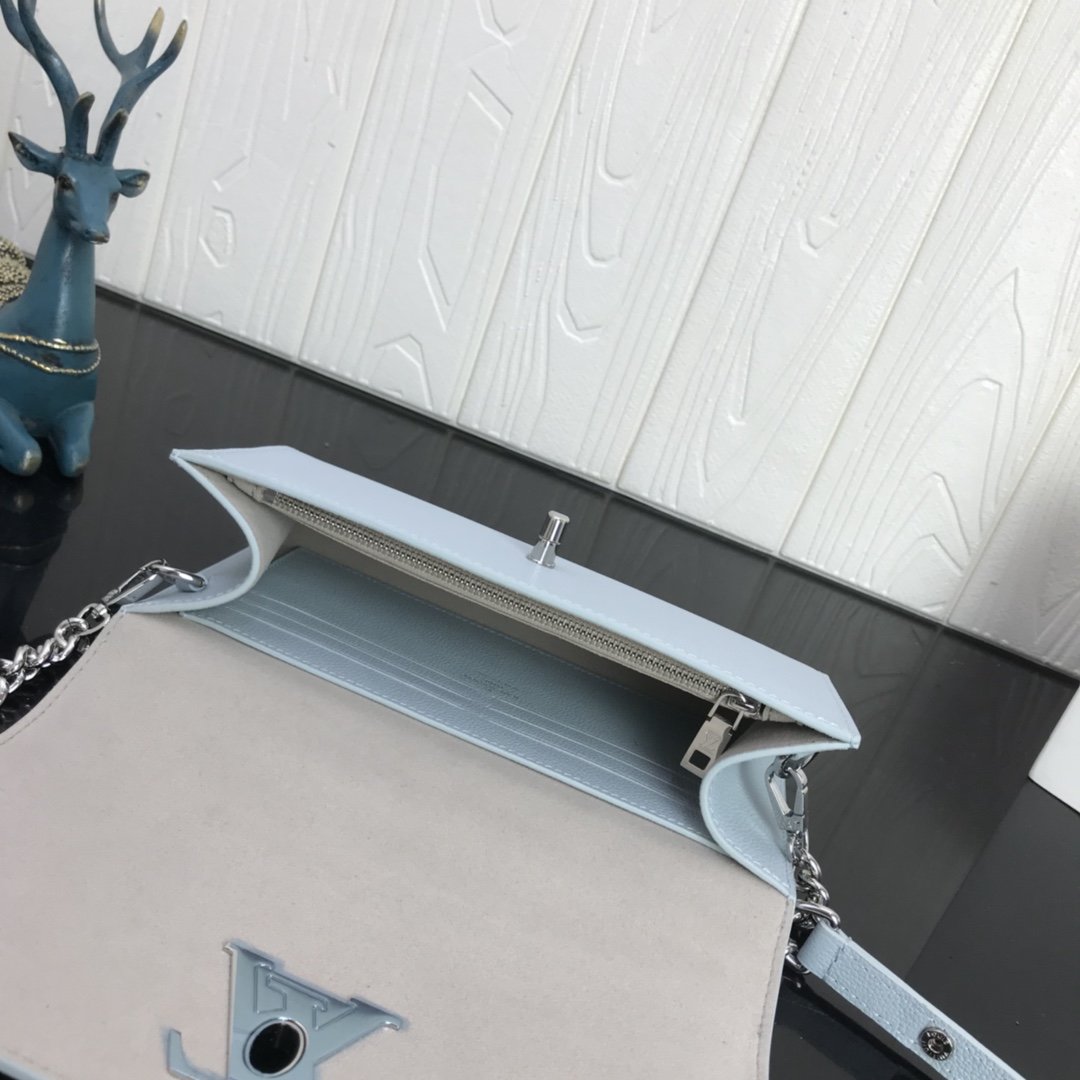 L0vis Vvtt0n Lockme Clutch Bag M56087