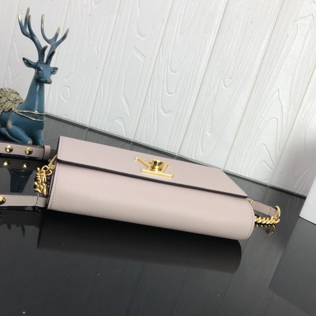 L0vis Vvtt0n Lockme Clutch Bag M56088