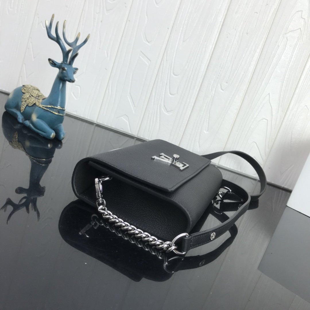 L0vis Vvtt0n Lockme Clutch Bag M56136