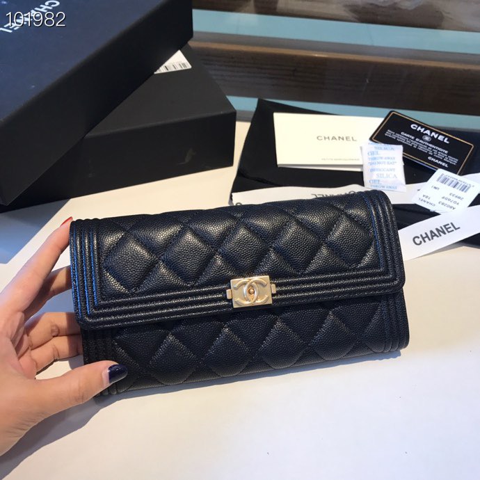 Ch**el LeBoy Wallet Caviar 19CM 002