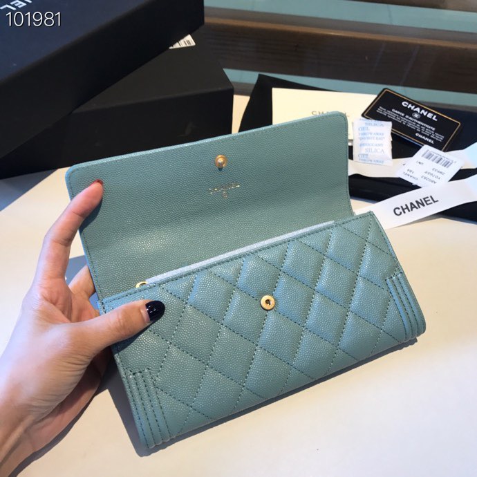 Ch**el LeBoy Wallet Caviar 19CM 003