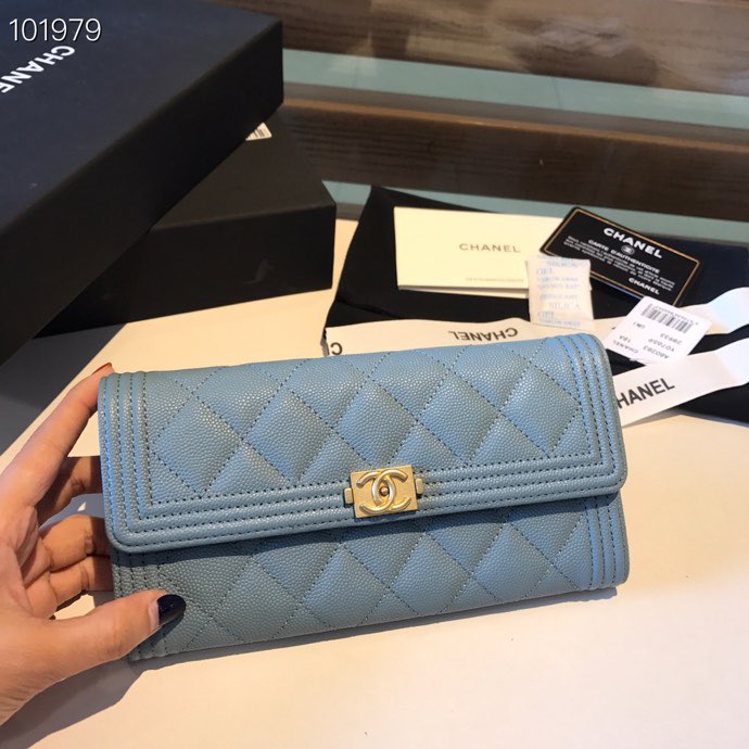 Ch**el LeBoy Wallet Caviar 19CM 005