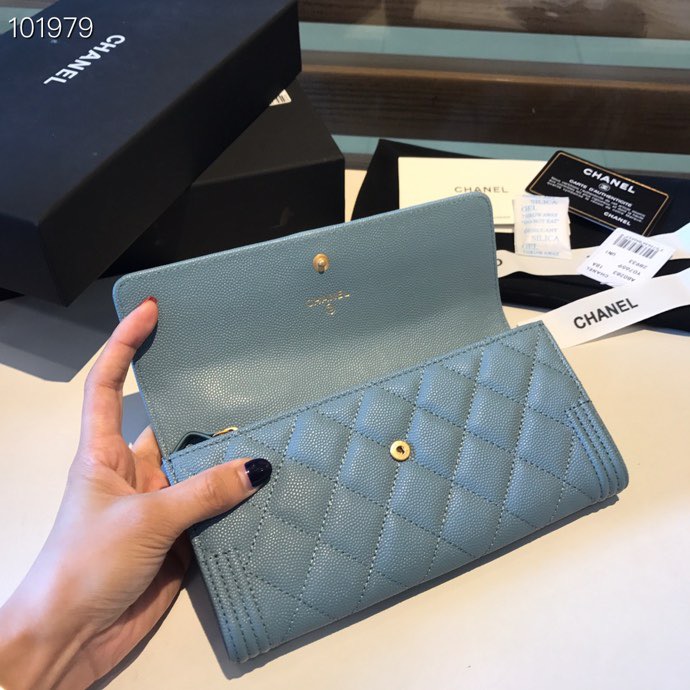 Ch**el LeBoy Wallet Caviar 19CM 005