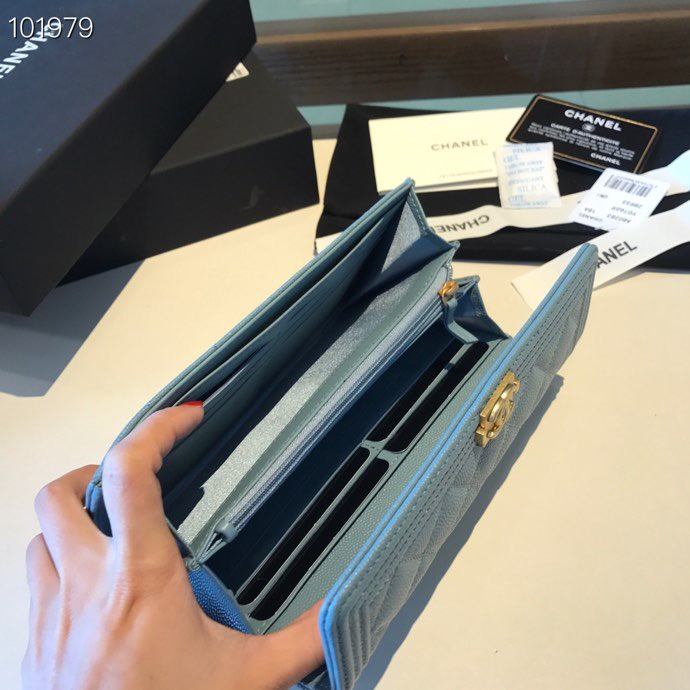 Ch**el LeBoy Wallet Caviar 19CM 005