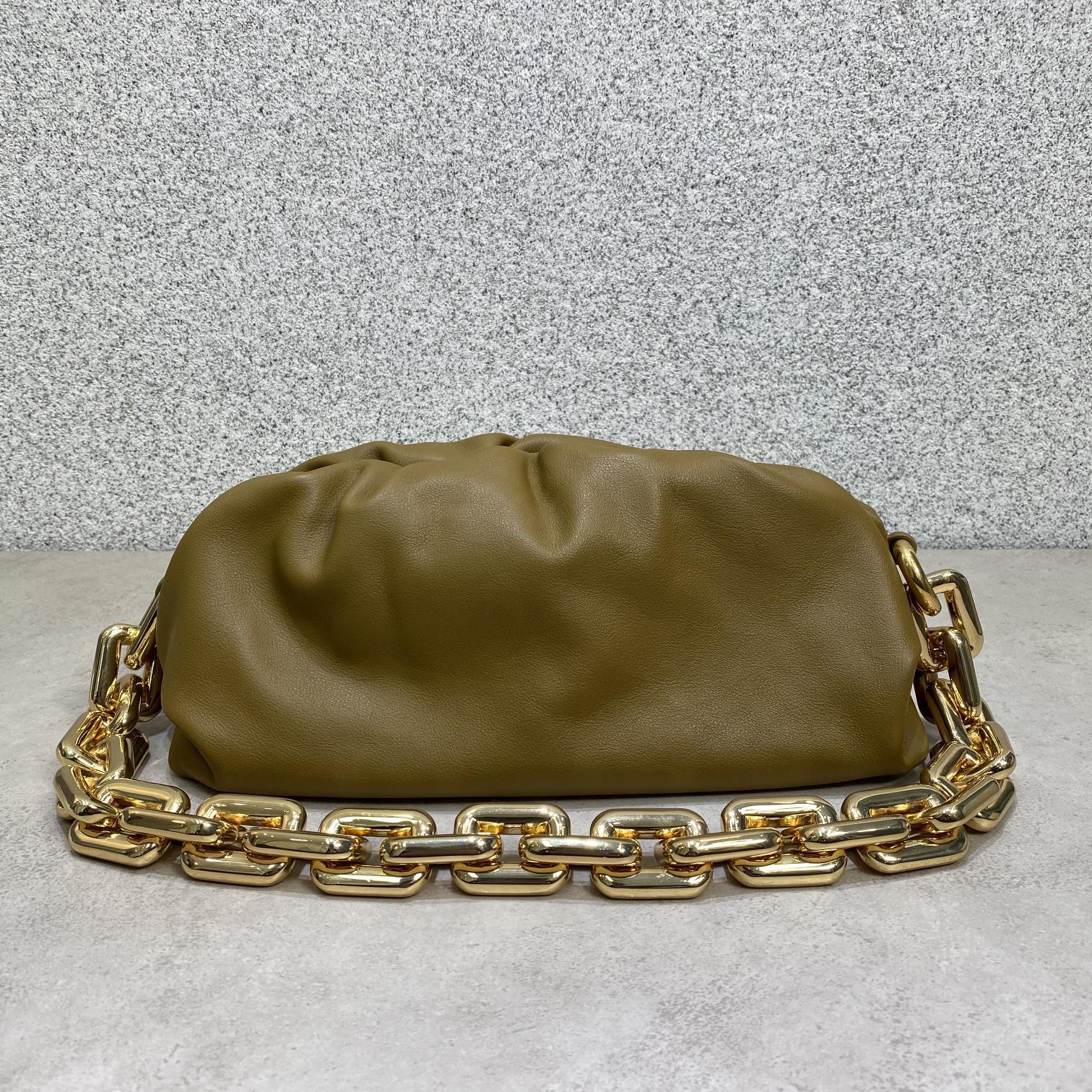 B0tt*ga Ven*ta The Chain Pouch