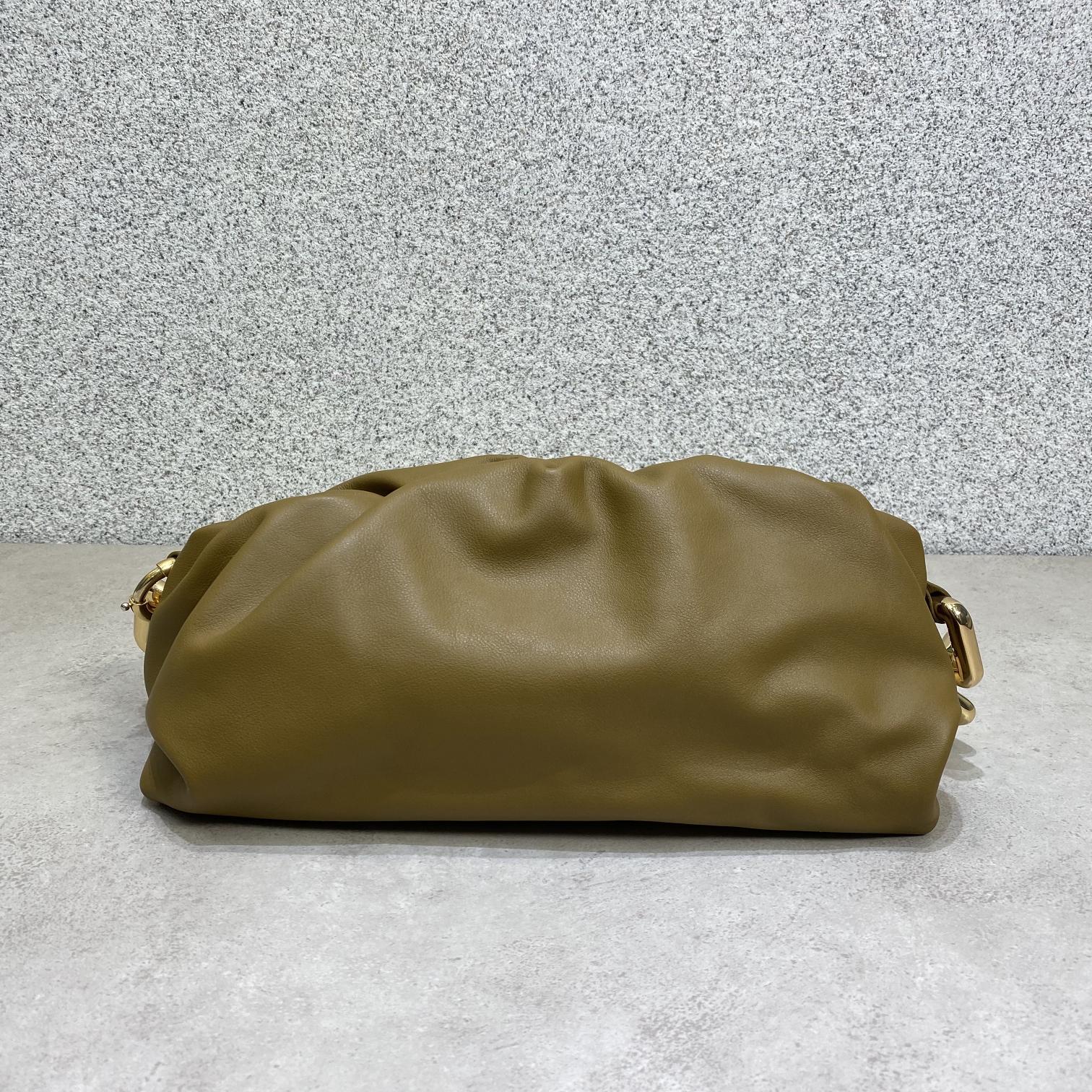 B0tt*ga Ven*ta The Chain Pouch