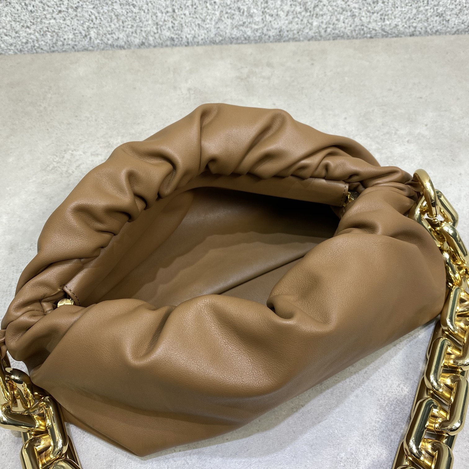 B0tt*ga Ven*ta The Chain Pouch 001