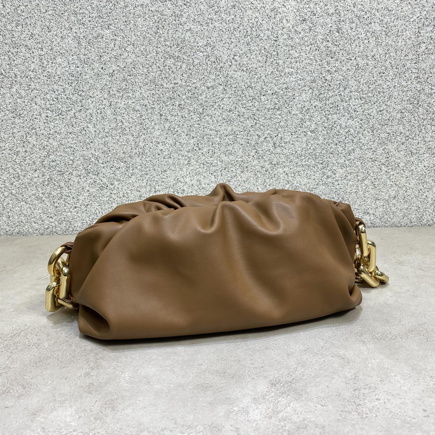 B0tt*ga Ven*ta The Chain Pouch 001