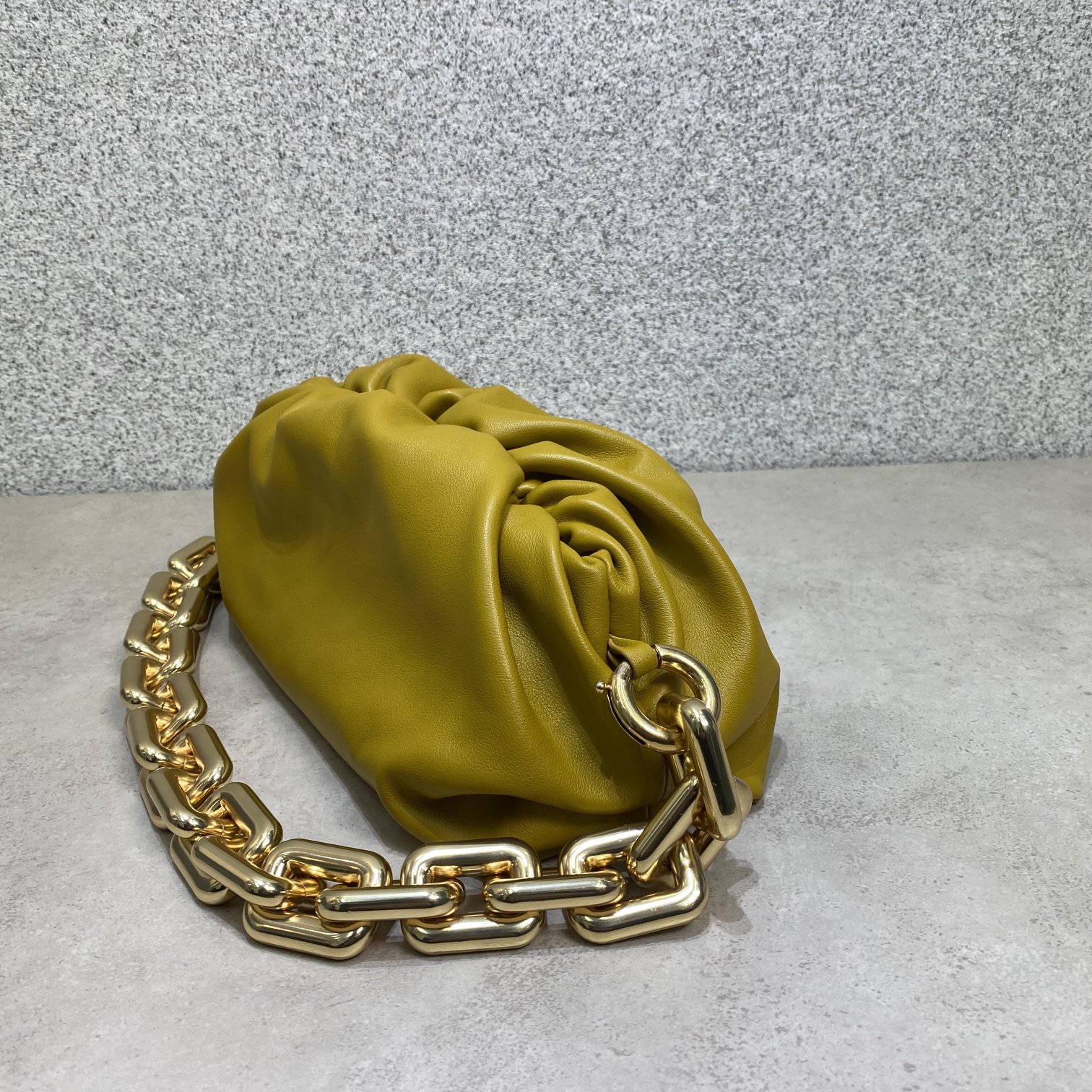 B0tt*ga Ven*ta The Chain Pouch 004