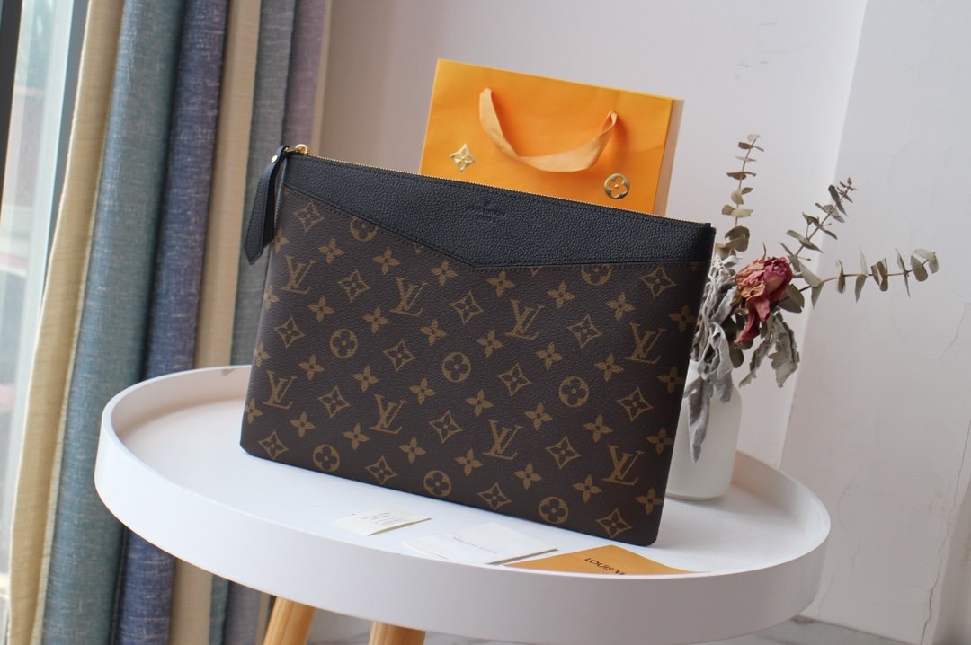 L0vis Vvtt0n Daily Pouch 003