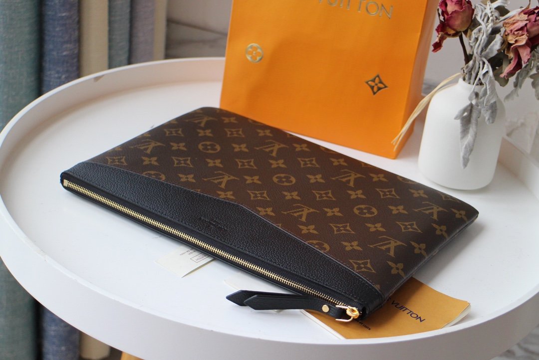 L0vis Vvtt0n Daily Pouch 003