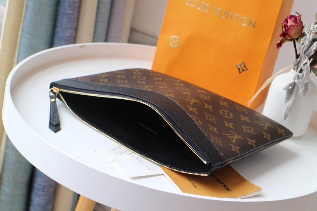 L0vis Vvtt0n Daily Pouch 003