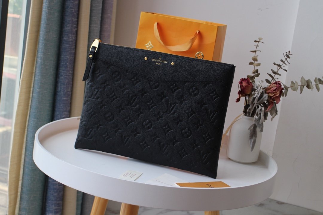 L0vis Vvtt0n Daily Pouch 004