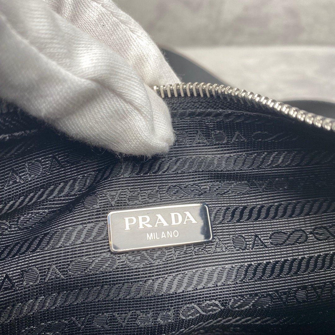 Pra*a 1BH204 Nylon Hobo Bag 22cm