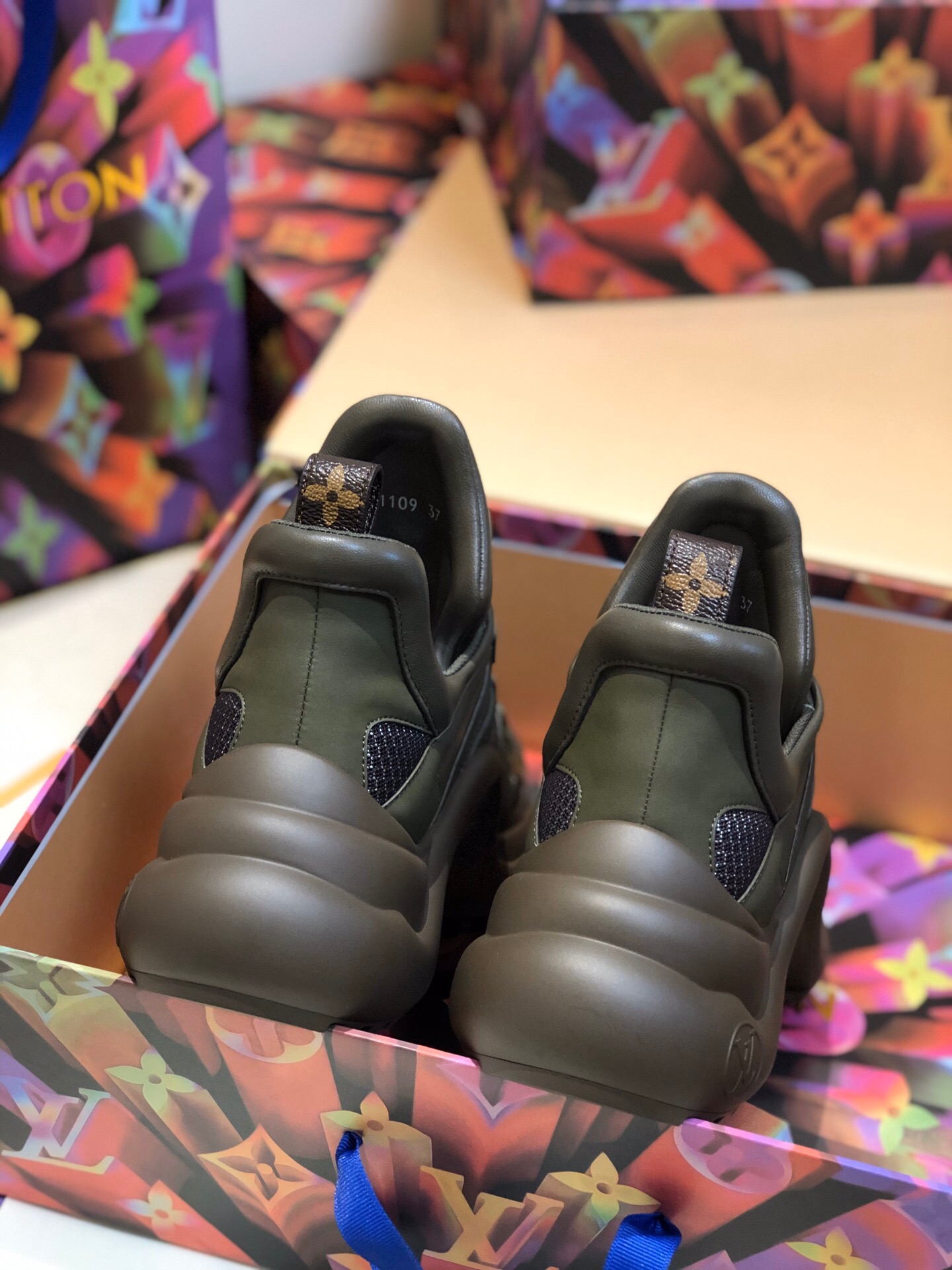 L0vis Vvtt0n shoes