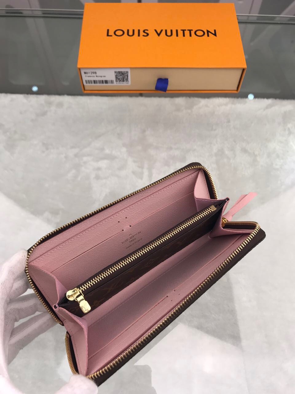 L0vis Vvtt0n Wallet M61298