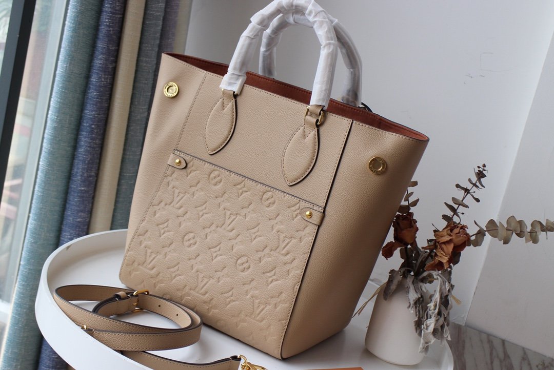 L0vis Vvtt0n Fold Tote MM Monogram