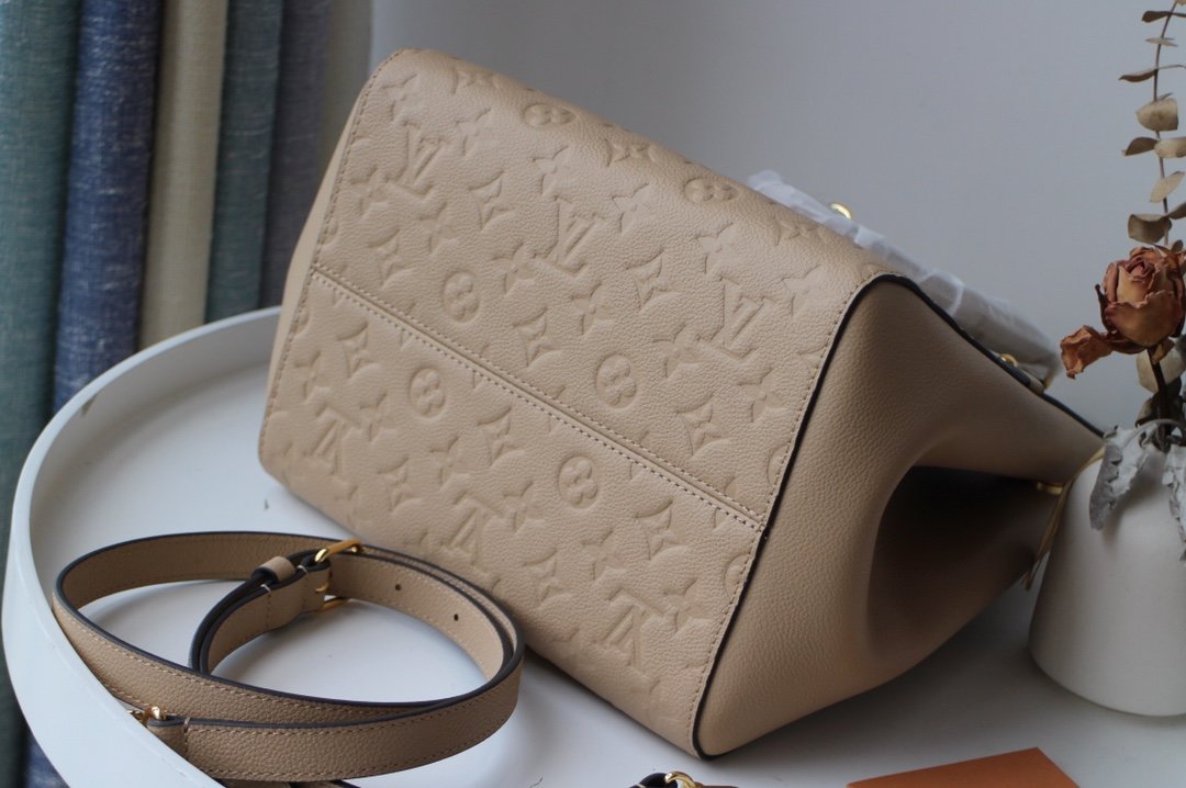 L0vis Vvtt0n Fold Tote MM Monogram