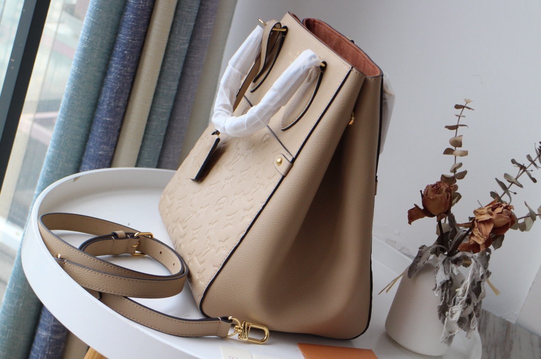 L0vis Vvtt0n Fold Tote MM Monogram