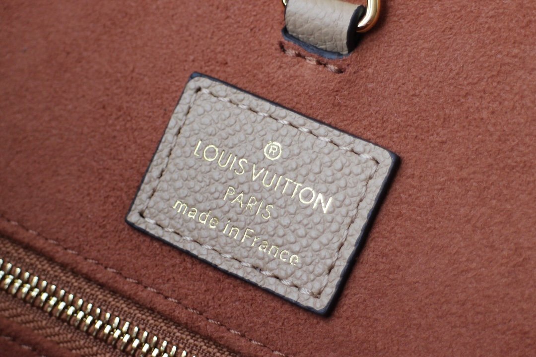 L0vis Vvtt0n Fold Tote MM Monogram
