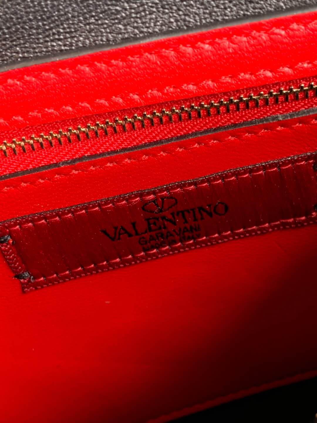 Va1e*ntin0 Handbag 24cm
