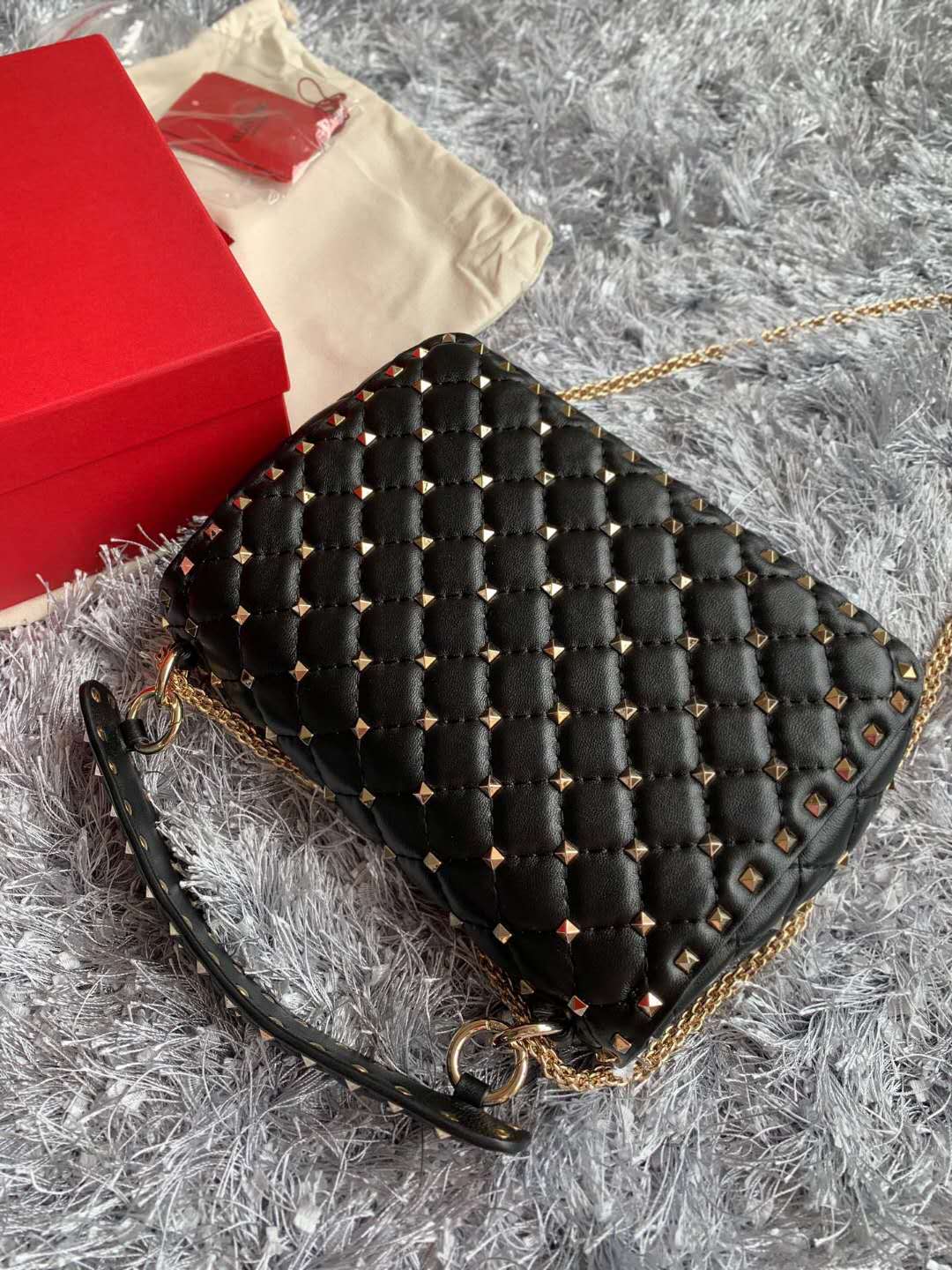Va1e*ntin0 Handbag 24cm