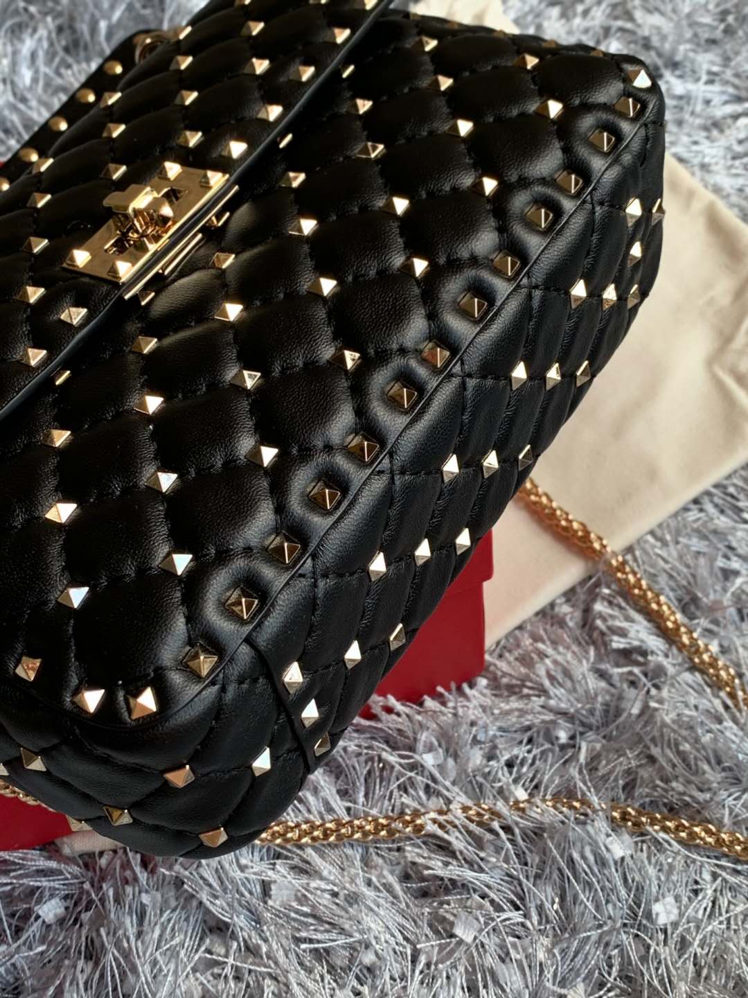 Va1e*ntin0 Handbag 24cm Black