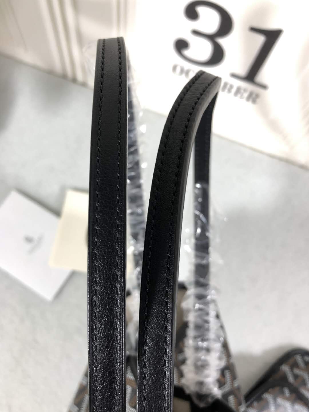 G09ard Artois Tote Black 47CM