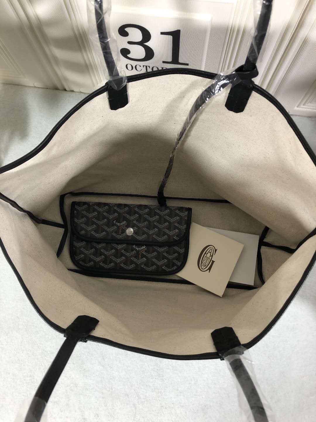 G09ard Artois Tote Black 47CM