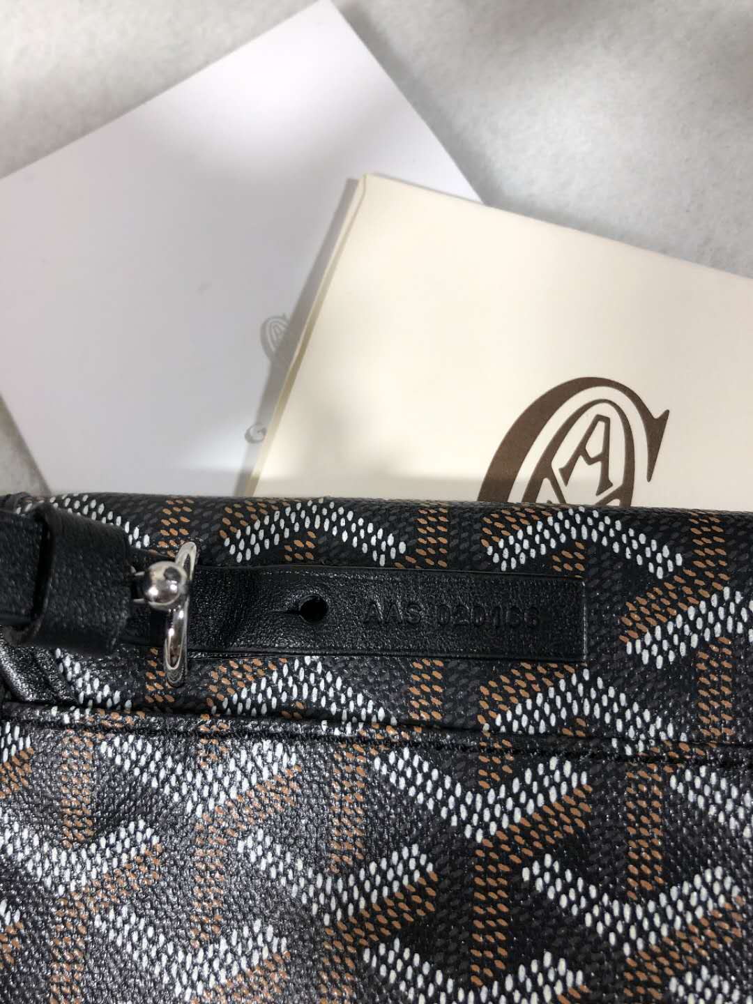 G09ard Artois Tote Black 47CM