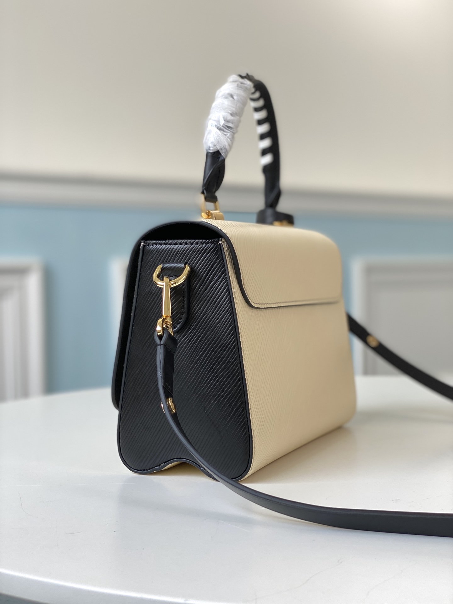 LV M56779 CRAFTY TWIST