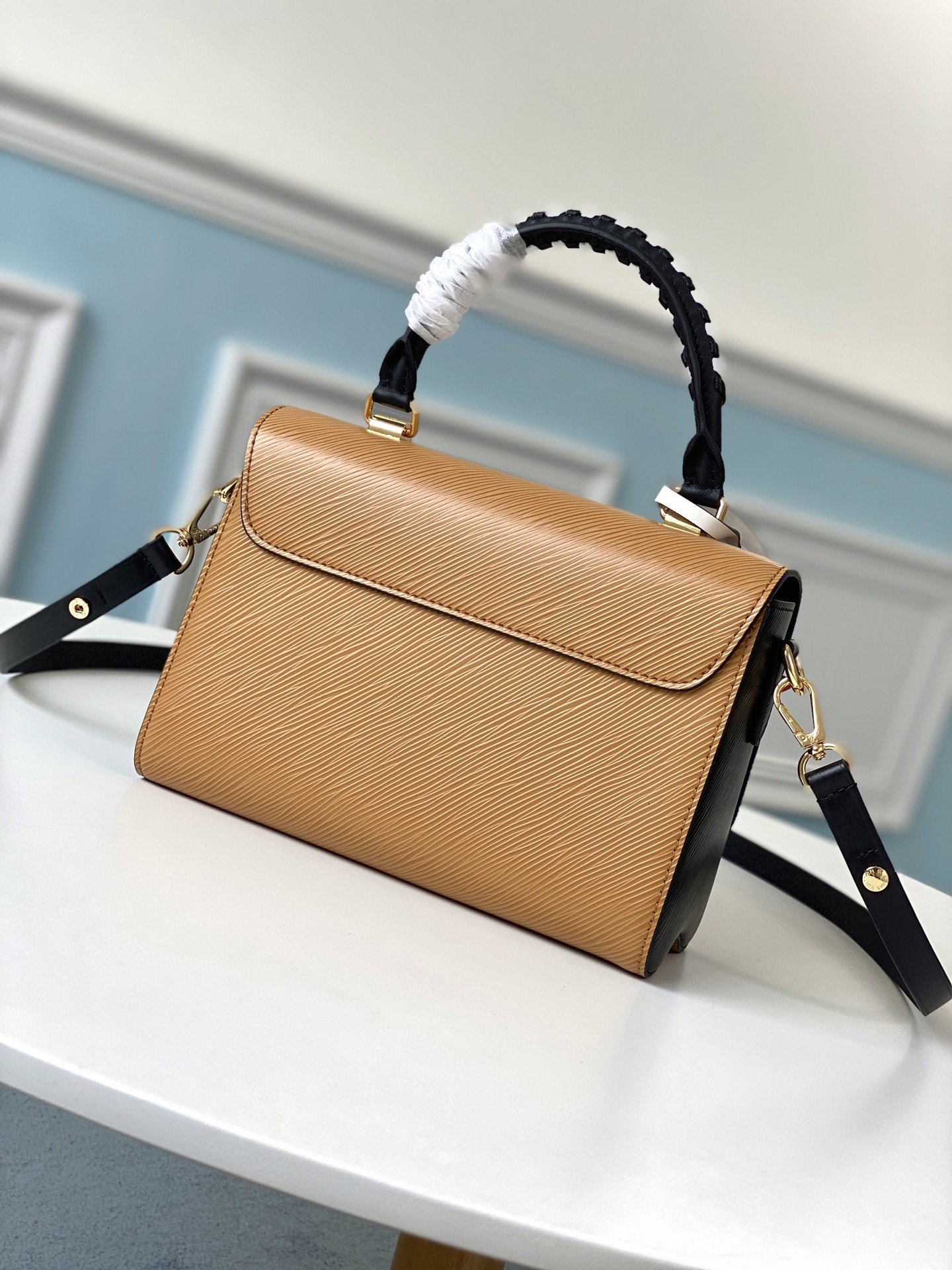 LV M56849 CRAFTY TWIST