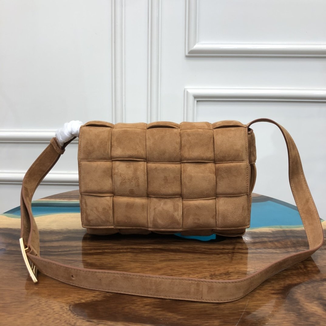 B0tt*ga Ven*ta Cassette Bag
