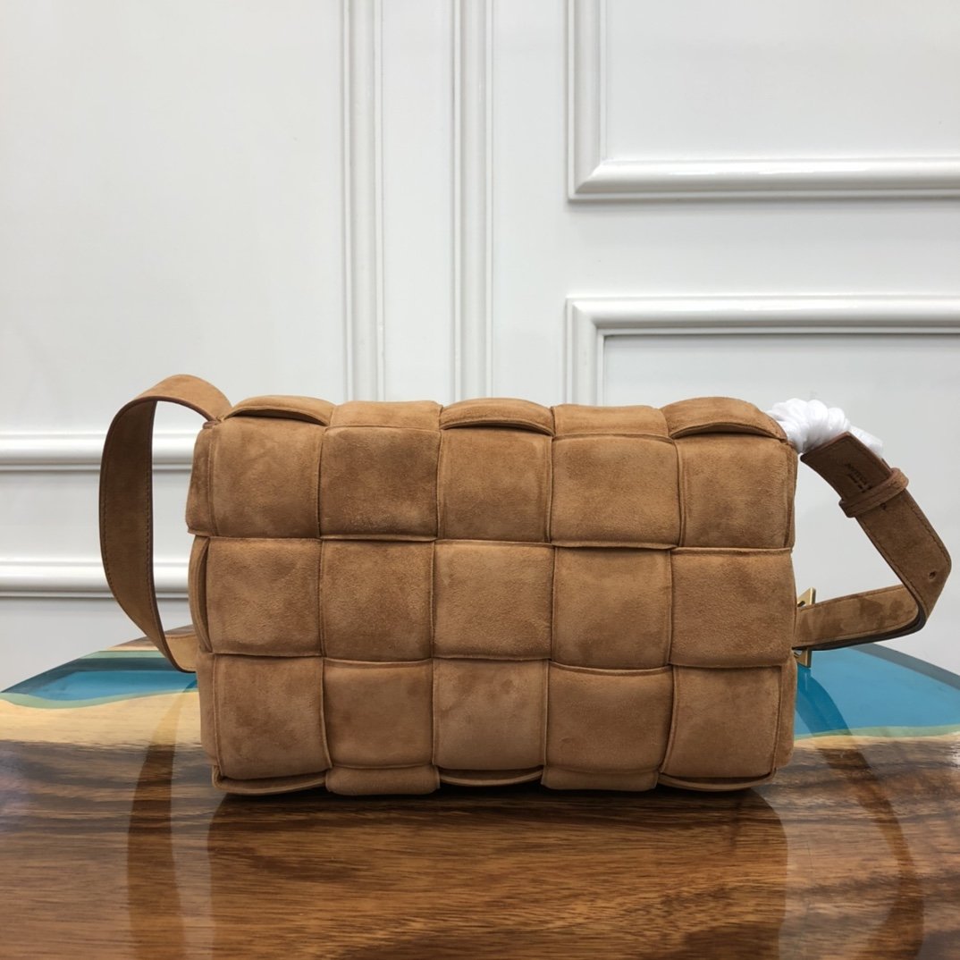 B0tt*ga Ven*ta Cassette Bag