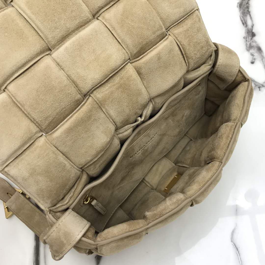 B0tt*ga Ven*ta Cassette Bag 003