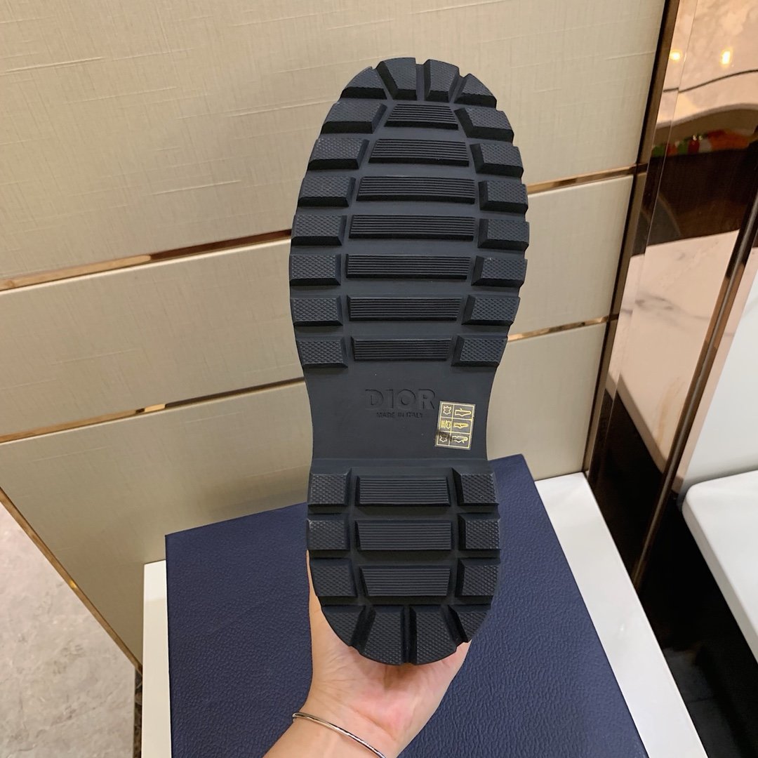 D10r Boots