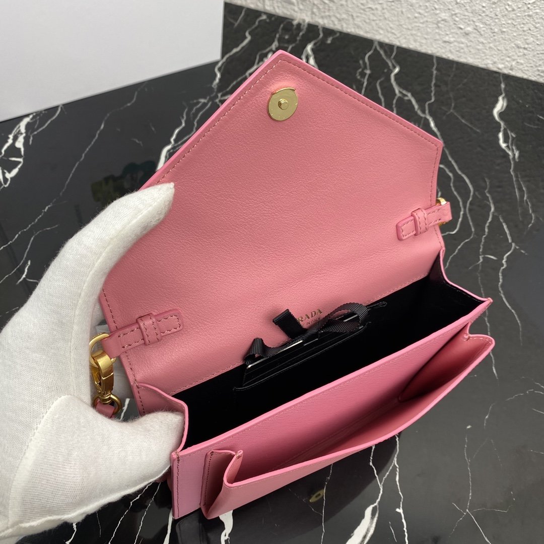 Pra*a 1BP020 Saffiano Chain Bag 001