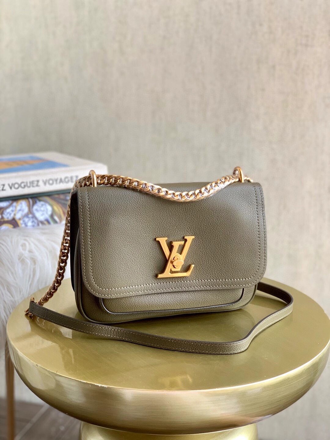 L0vis Vvtt0n 2020-21FW Shoulder Bags 001