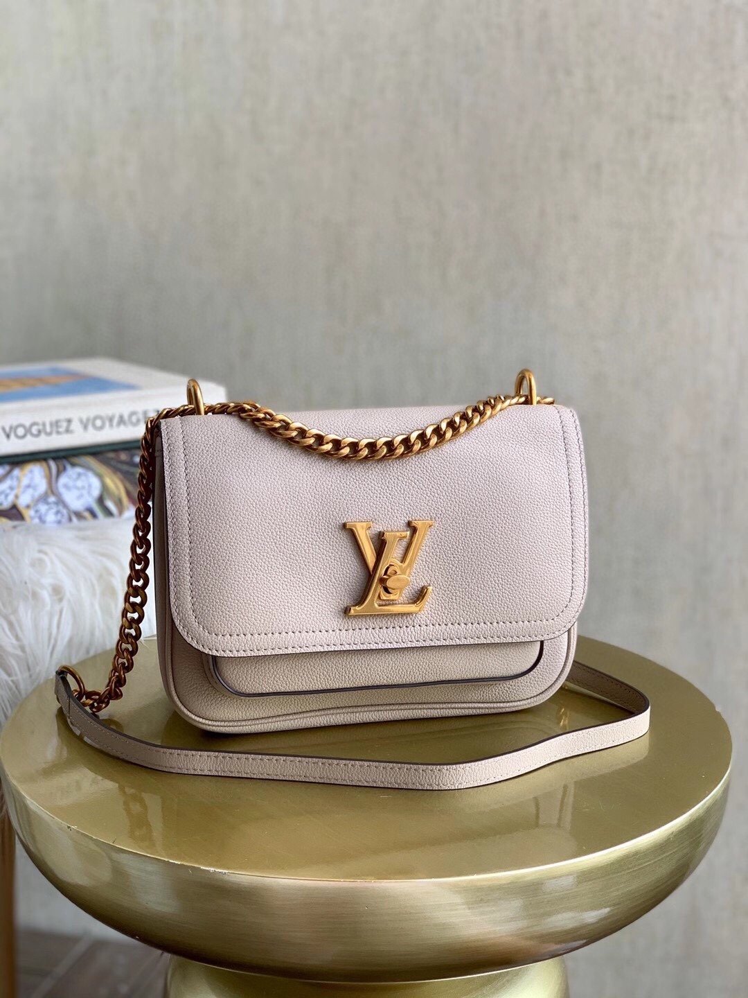 L0vis Vvtt0n 2020-21FW Shoulder Bags 002