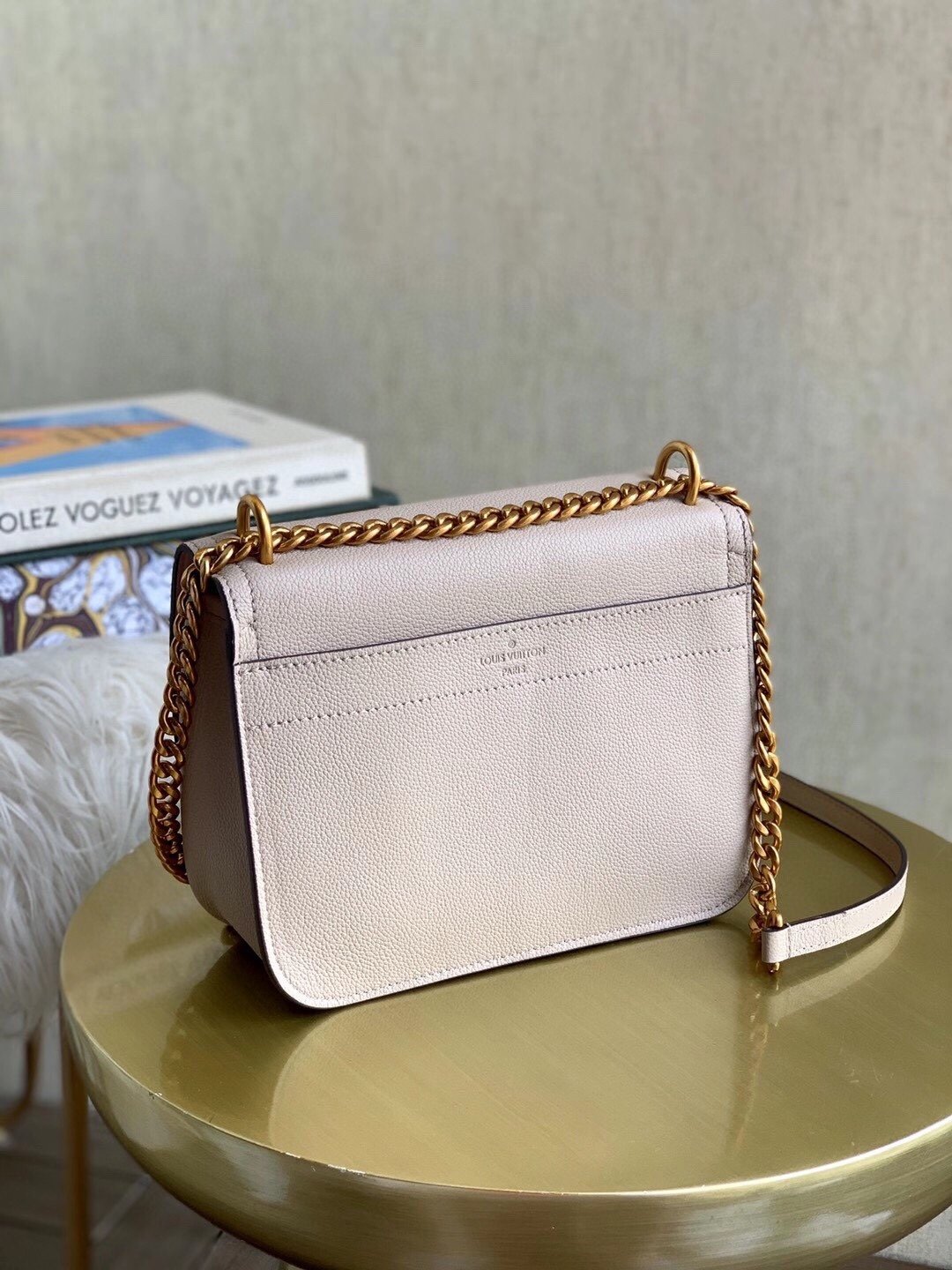 L0vis Vvtt0n 2020-21FW Shoulder Bags 002