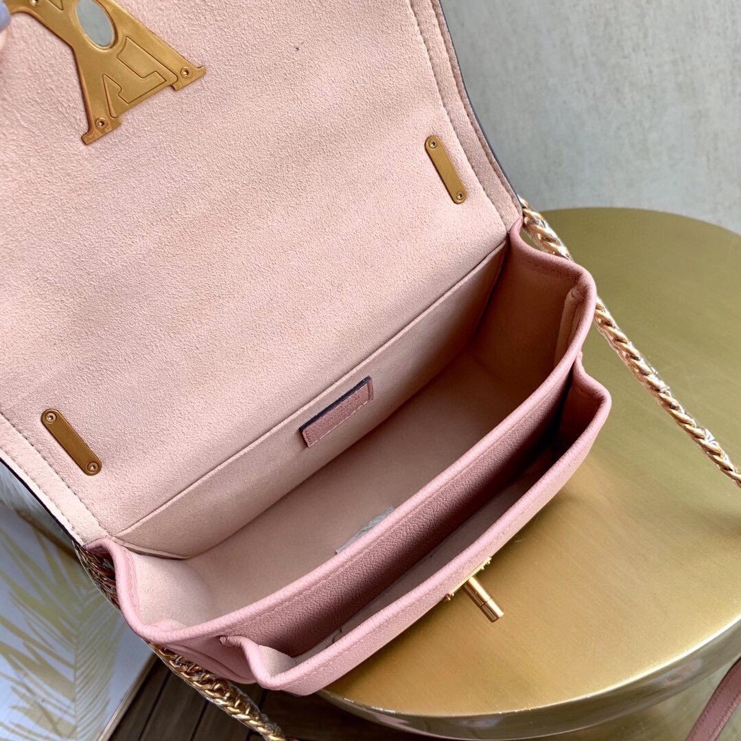 L0vis Vvtt0n 2020-21FW Shoulder Bags 003