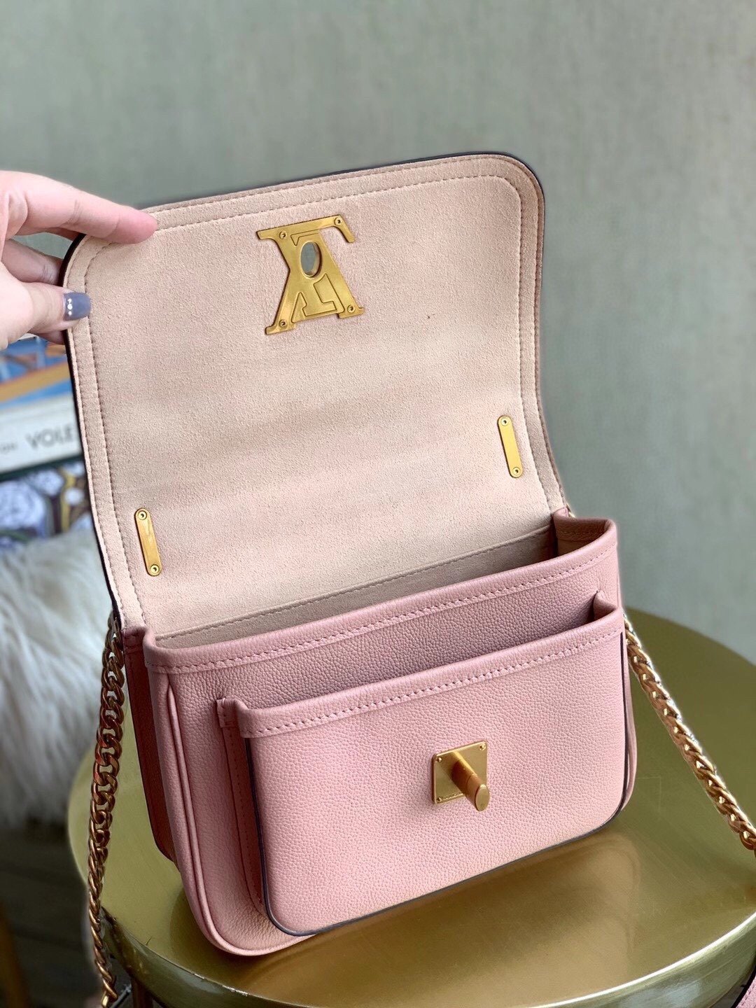 L0vis Vvtt0n 2020-21FW Shoulder Bags 003