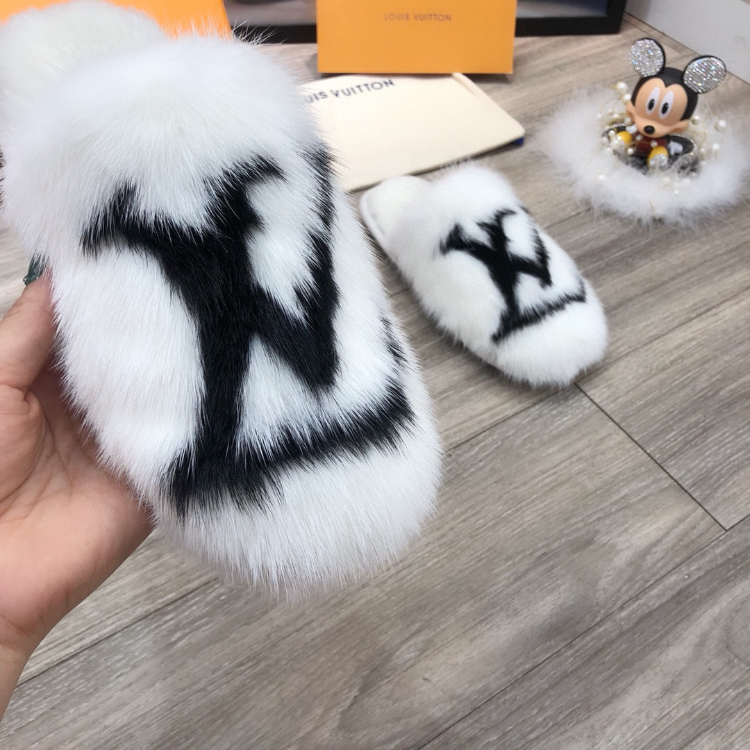 L0vis Vvtt0n Sandals 019