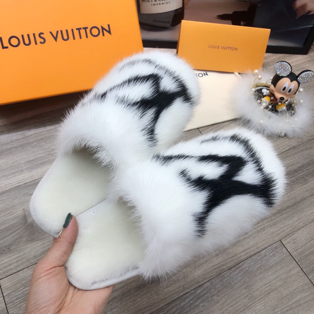 L0vis Vvtt0n Sandals 019