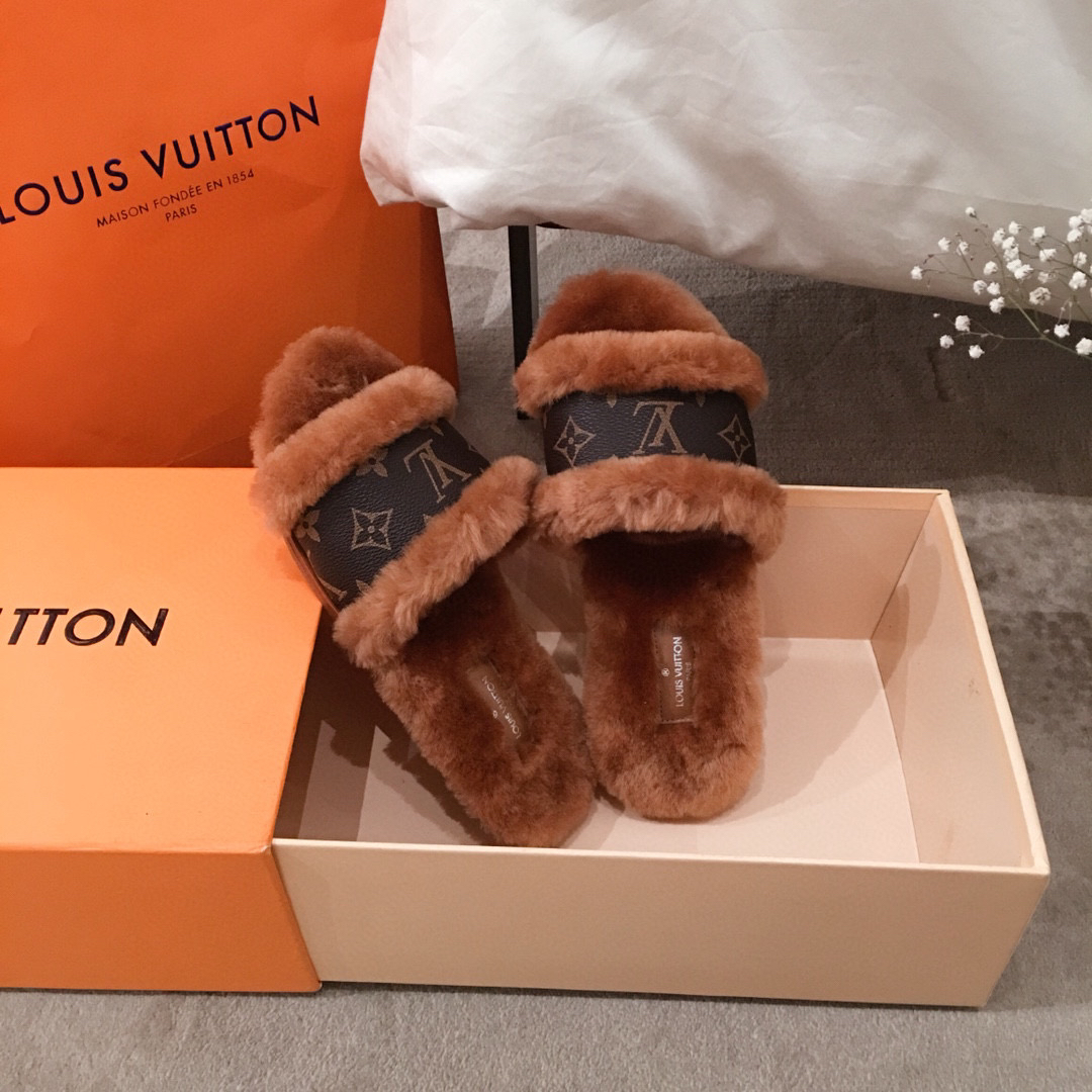 L0vis Vvtt0n Sandals 024