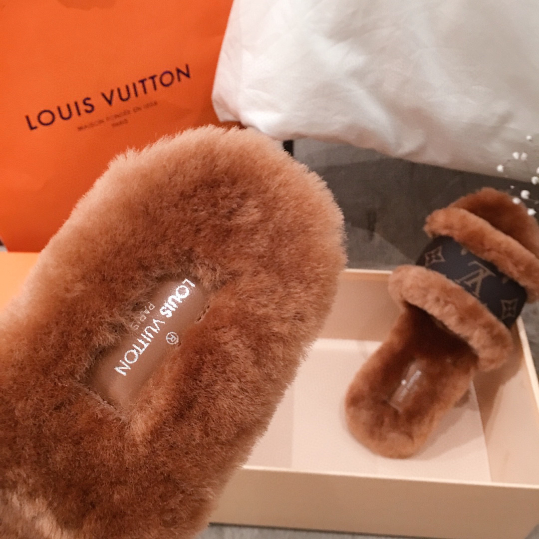 L0vis Vvtt0n Sandals 024